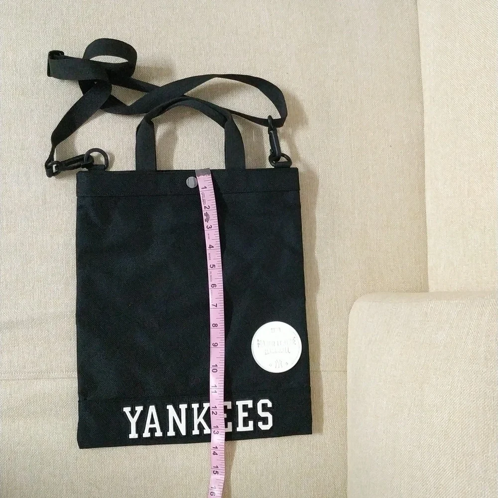 MLB Nylon Crossbody Tote bag - Picture 3 of 17